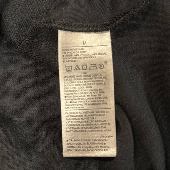 Banana Republic Essential Long-Sleeve Polo - Picture 5 of 5